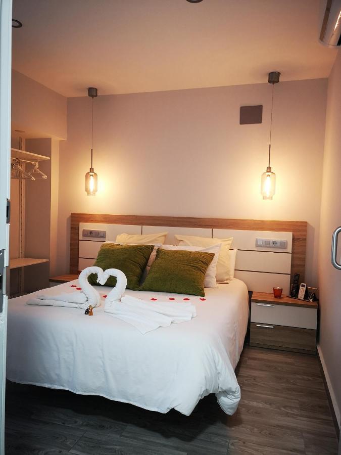 Eres Emerita "Apartamentos & Suites" Mérida Ngoại thất bức ảnh