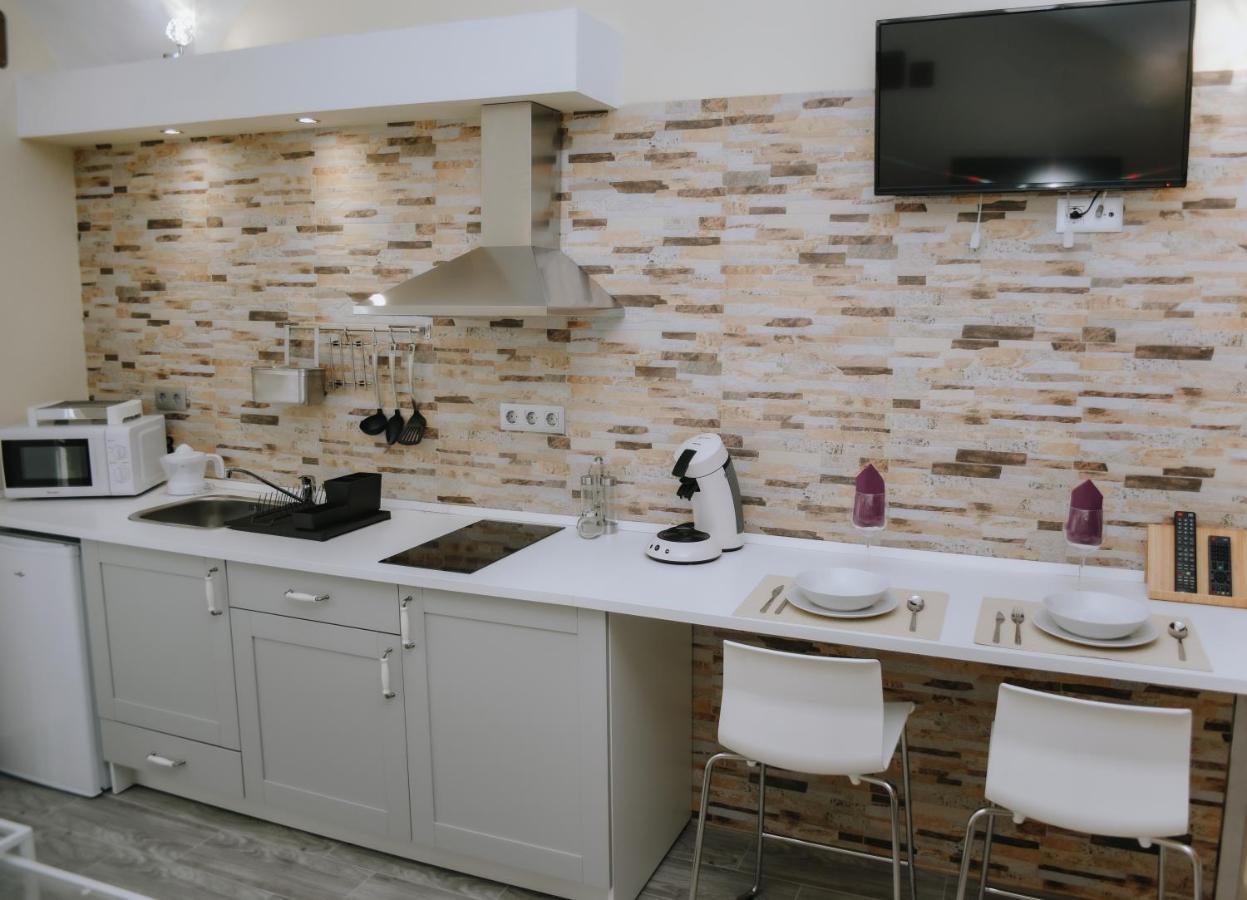 Eres Emerita "Apartamentos & Suites" Mérida Ngoại thất bức ảnh