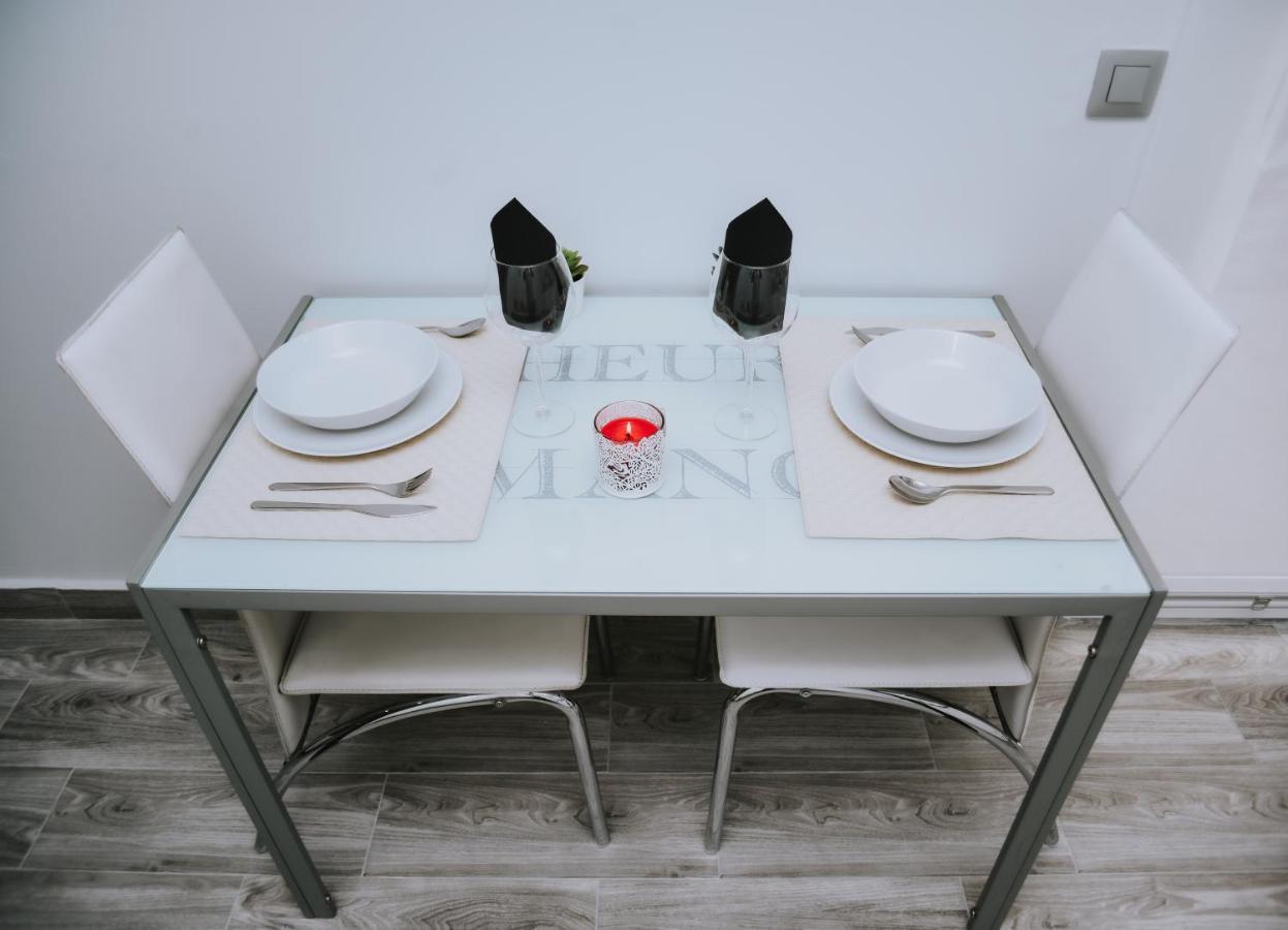 Eres Emerita "Apartamentos & Suites" Mérida Ngoại thất bức ảnh