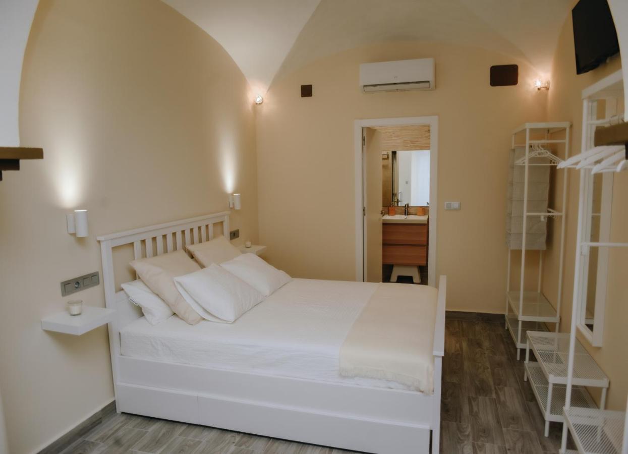 Eres Emerita "Apartamentos & Suites" Mérida Ngoại thất bức ảnh