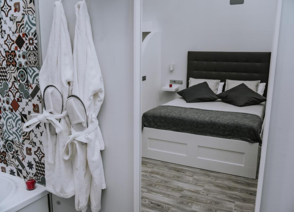 Eres Emerita "Apartamentos & Suites" Mérida Ngoại thất bức ảnh